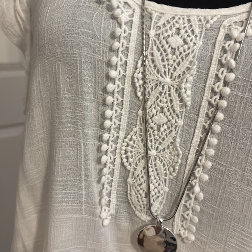 BIG DIVORCE SALE—Democracy White Textured Blouse with Lace Detail - Picture 6 of 10